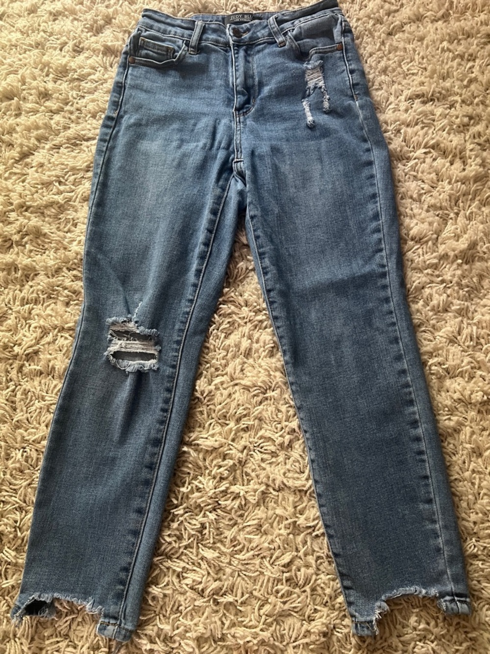 Judy Blue Slim Fit Medium Wash Distressed Jeans Cropped Shark Bite